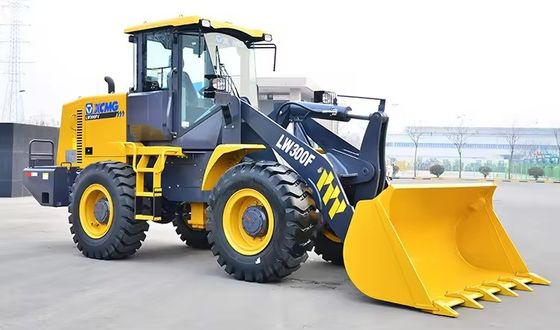 XCMG LW300KN 3ton Rc Wheel Loader Smooth Operation and Fast Hydraulic Cycle Time-Raise